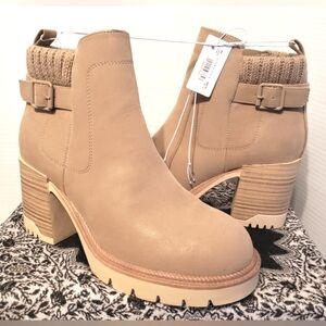 Alter’d State Sweater Ankle Lanne Lug Sole Booties  Stone Size 7.5M